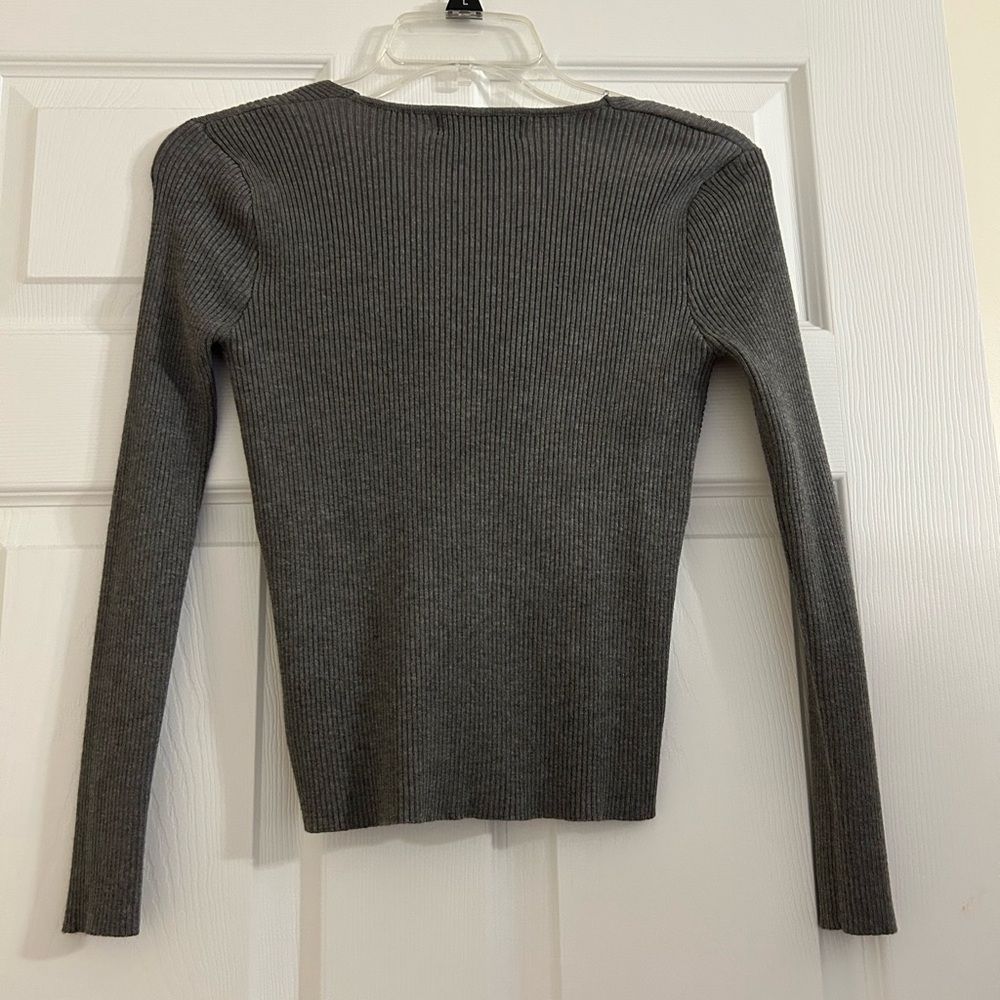 Lulu's Gray Fitted Tie Front Blouse - Picture 2 of 3